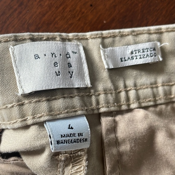 Womens size 4 Andeawy Shorts - Picture 9 of 9